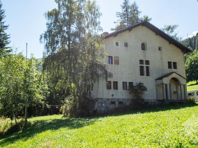 Exklusives Einfamilienhaus von 520 m2 zu verkaufen in Rue du Cougnon 4, Saint Jean, Sierre, Kanton Wallis