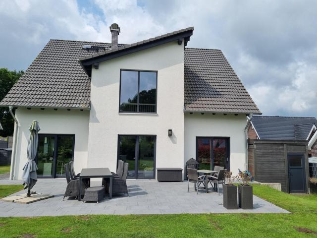 EXKLUSIVES EINFAMILIENHAUS IN TOP LAGE VON EMSBÜREN