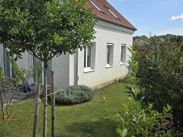 exklusives Einfamilienhaus mit 2 Stellplätzen zu vermieten Nähe zur Schulstadt Korneuburg