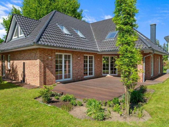 Exklusives Einfamilienhaus mit Sauna, Kamin und Traumgarten Stilvolles Wohnen bei Potsdam
