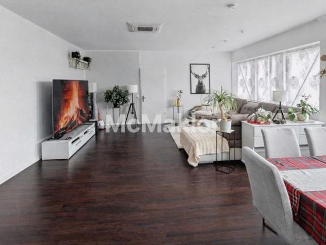 Exklusives Einfamilienhaus mit Spa und Loft Charakter nahe Berlin