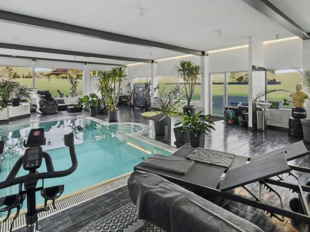 Exklusives Einfamilienhaus mit Spa und Loft Charakter nahe Berlin