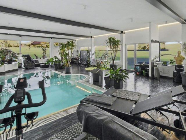 Exklusives Einfamilienhaus mit Spa und Loft Charakter nahe Berlin