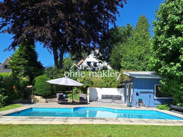 Exklusives Einfamilienhaus mit Pool