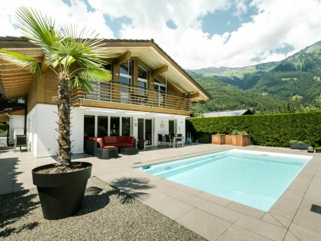 Exklusives Einfamilienhaus mit Pool in Hofstetten