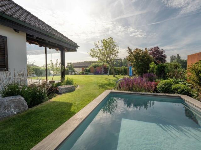 Exklusives Haus im Bungalowstil