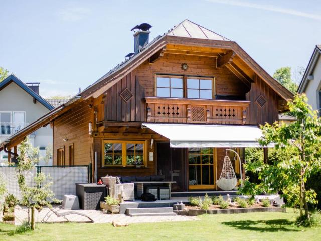 Exklusives Holzhaus in idyllischer Lage am Obertrumer See