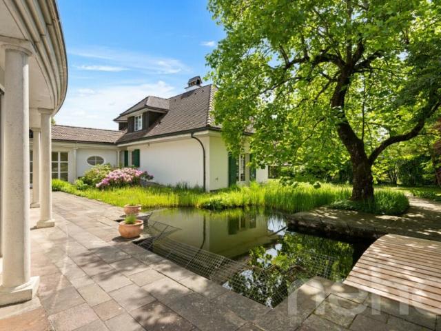 Exklusives Landhaus Anwesen mit zwei Häusern & Parkgarten