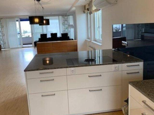 Penthouse Leonding 131m² mit Terrasse & 2 Garagen – 270 Grad Fast Rundumblick