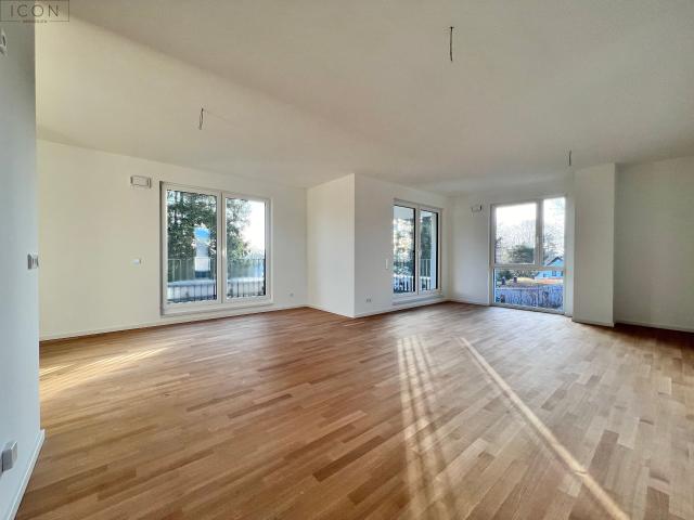 EXKLUSIVES PENTHOUSE MIT PANORAMABLICK NUR 10 MINUTEN MIT DEM RAD ZUR ELBE