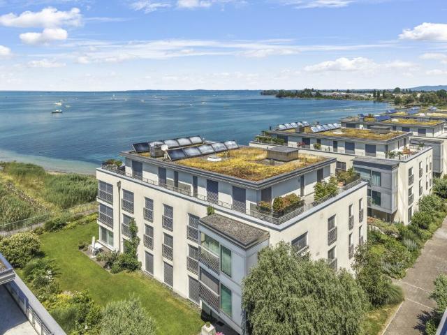 Exklusives, privilegiertes Wohnen, direkt am See an unverbaubarer Lage und mit traumhafter Aussicht