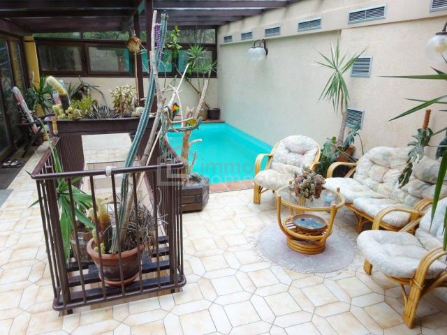 Exklusives Reihenmittelhaus in 1130 Wien – 10 Zimmer, Garten, Balkone barrierefrei!