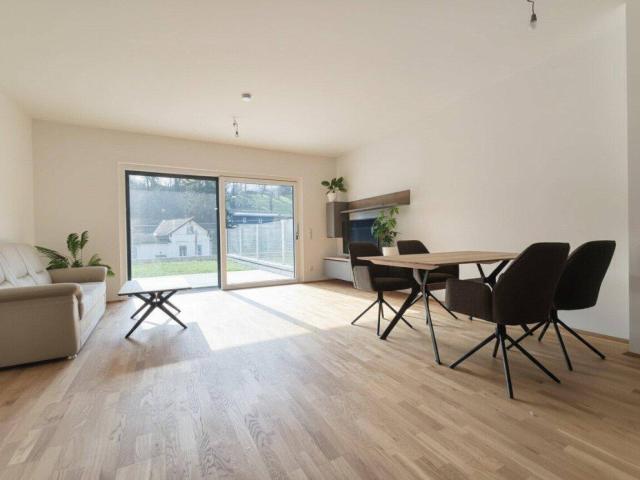 EXKLUSIVES TOWNHAUS AUF EIGENGRUND IN WEIDLING – NATURNAHES WOHNEN MIT STIL FÜR MENSCHEN MIT ANSPRUCH