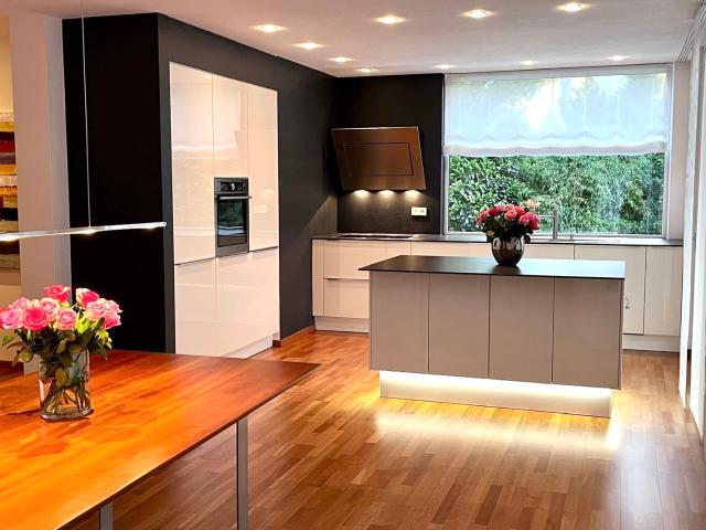 Exklusives Villenanwesen mit Einliegerwohnung & Luxusausstattung Traumhafte Wohnidylle nahe Freising