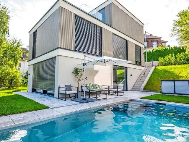 Exklusives Wohnen vor den Toren Wiens!Moderne Villa mit Panorama Dachterrasse