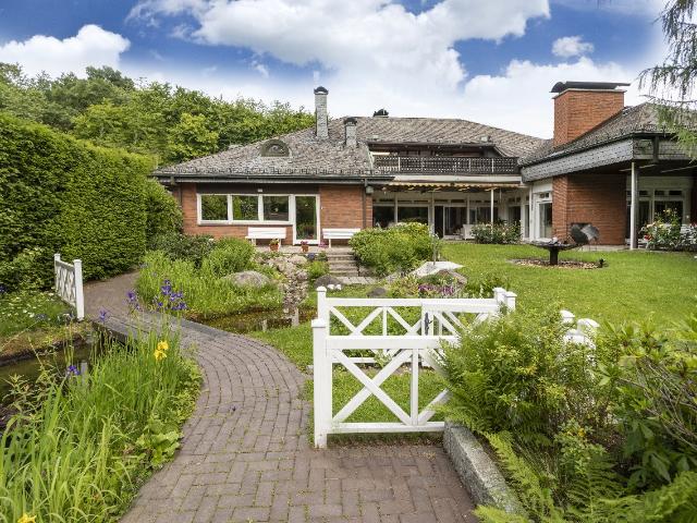 Exklusives Wohnen am Fleyer Wald Herrschaftliches Anwesen mit Pferdestallungen, Pool u.v.m