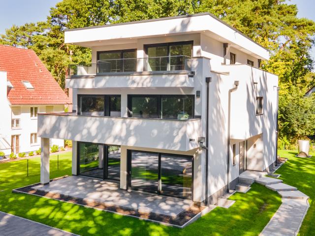 Moderne Villa im Bauhaus Stil in Berlin Konradshöhe Exklusives Wohnen in fantastischer Lage!