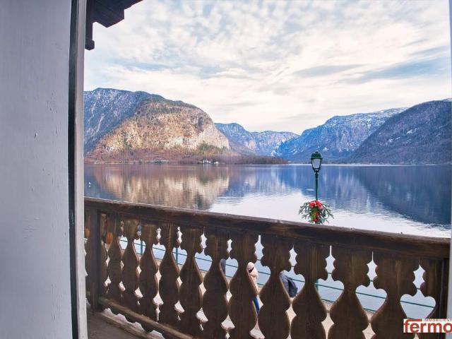 Exklusives Wohnen in idyllischer Lage mit Seeblick Traumhaus in Hallstatt mit 7 Zimmern, Garten, Balkon und Stellplätzen