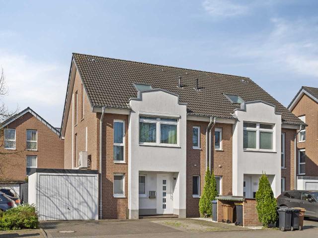 Exklusives Wohnerlebnis mit Stil neuwertige DHH in Ratingen Lintorf