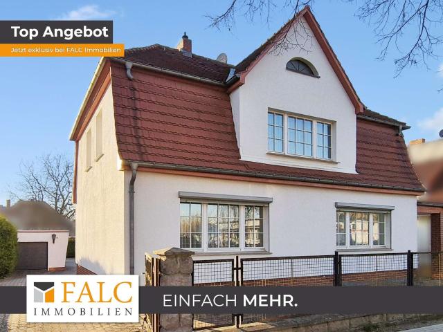 Exklusives Zweifamilienhaus in Bestlage für Privat & Gewerbe FALC Immobilien