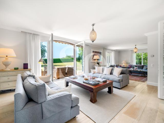 Exklusivität: Elegante schlüsselfertige Villa in Founex