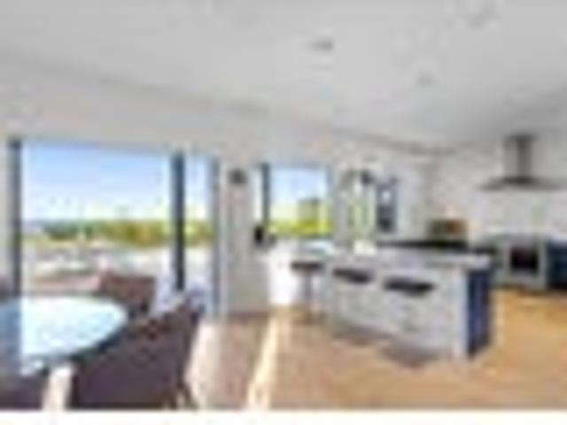 Expansive Views, Space & Serenity