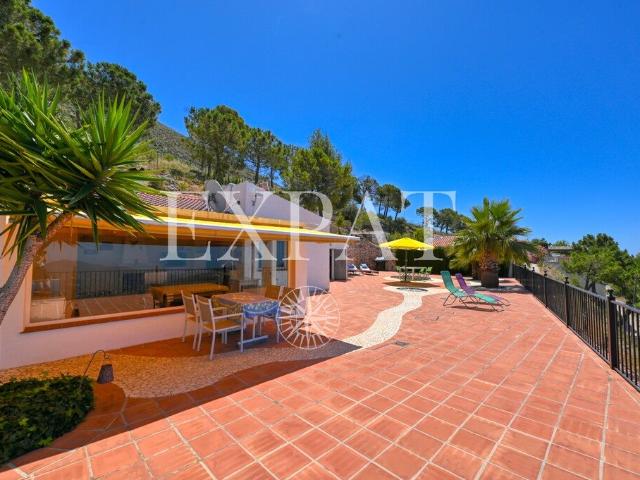 Expat Real Estate presenta esta bonita y cómoda casa de camp. 121m² Cómpeta