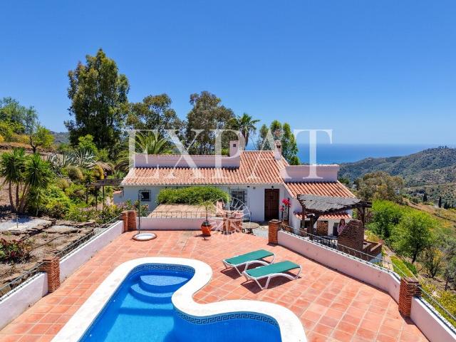 Expat Real Estate presenta esta encantadora casa de campo co. 106m² Cómpeta