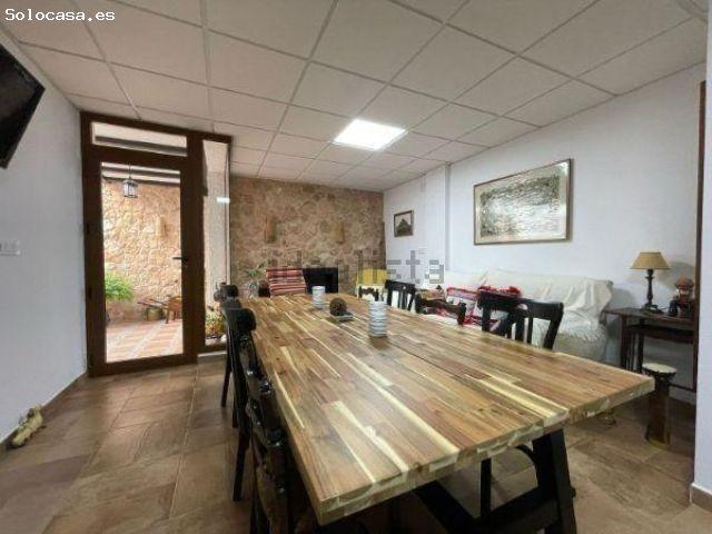 EXPECTACULAR VIVIENDA SOBRE PILARES