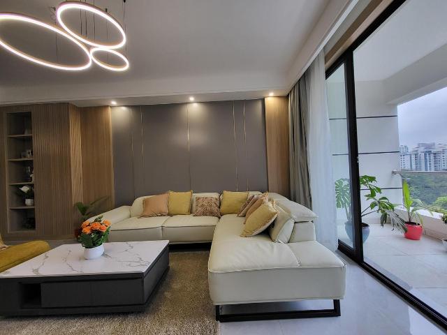 Experience Modern 2 Bed Apartment with En Suite for sale in Riverside
