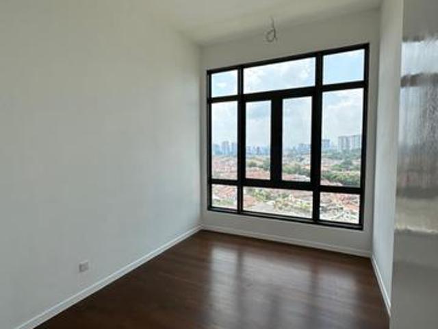 Experience elevated city living in this spacious 1152 sqft 3 bedrooms