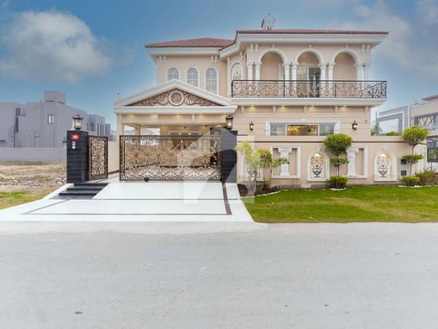 Experience Grand Living | 1 Kanal Luxury Home with full Basement| Pool | Cenima | Premium Interiors