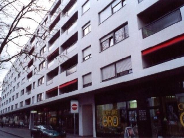 Experience the trendy district of Gundeli up close