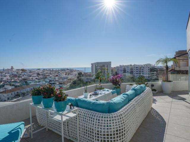 Experimente un lujo inigualable en este excepcional ático qu. 215m² Estepona