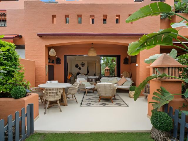 Experimente una vida sofisticada en esta preciosa casa adosa. 285m² Marbella