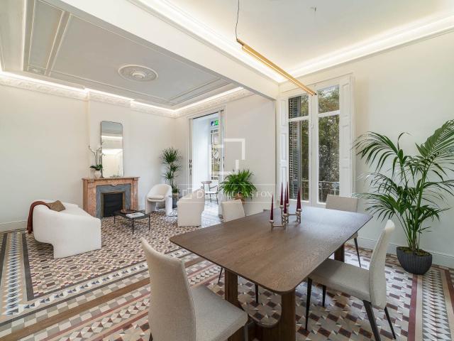 Experimente la elegante vida urbana en una de las zonas más. 148m² Barcelona