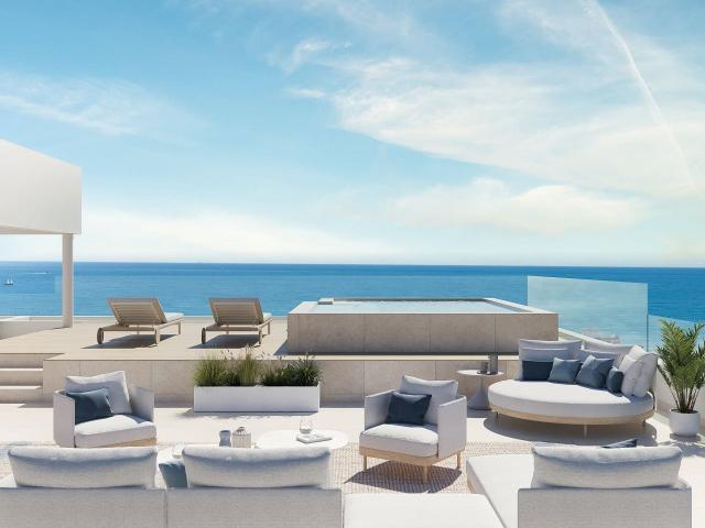 Exquisito apartamento de 3 dormitorios y 3 baños en Estepona. 142m² Estepona