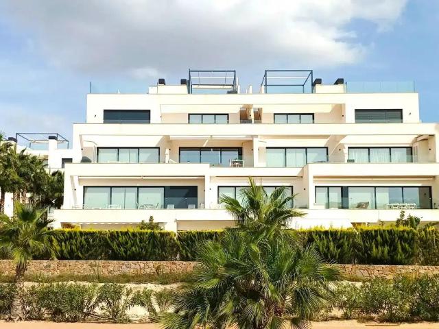 Exquisito apartamento de planta baja en esquina en Las Colin. 105m² La Colina