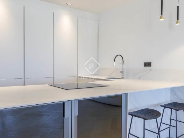 Exquisito piso recién reformado de 3 dormitorio en un impres. 158m² Valencia