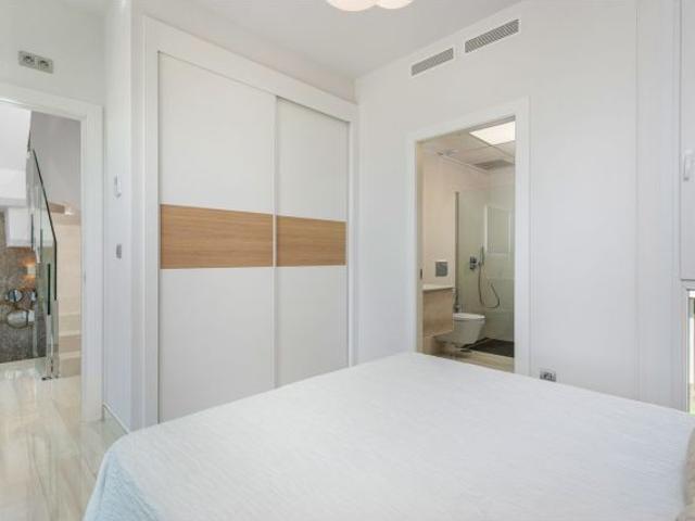 Exquisita Villa con Piscina Privada y Jardín en Ciudad Quesada