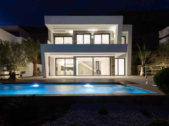 ? Exquisita villa con piscina privada y vistas panorámicas e. 499m² Finestrat