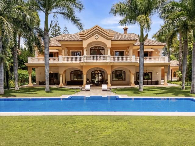 Exquisita Villa de 8 dormitorios en Guadalmina Baja con suel. 2007m² San Pedro de Alcántara