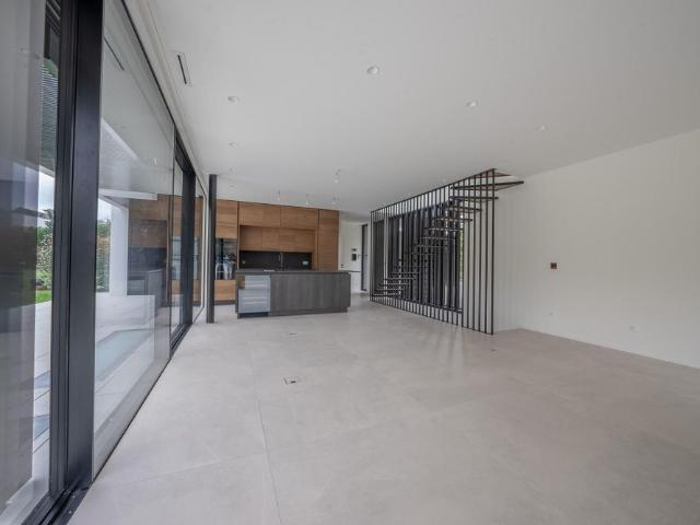 Exquisite 4 room contemporary villa very well located in Chêne Bougeries