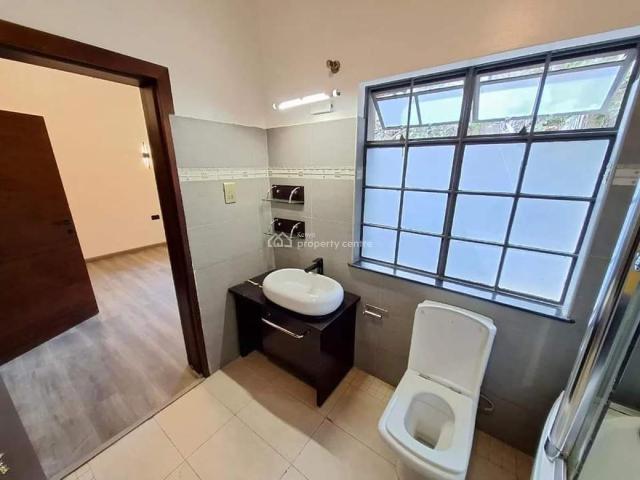 Exquisite 5 Bedroom House All Ensuite Plus Dsq