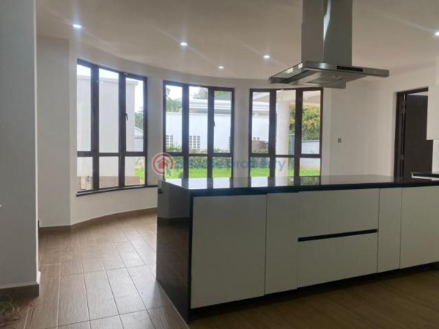 Exquisite 6 Bedroom House All Ensuite With Pool On Half Acre In Karen