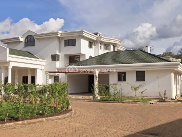 Exquisite 6 Bedroom House All Ensuite With Pool On Half Acre