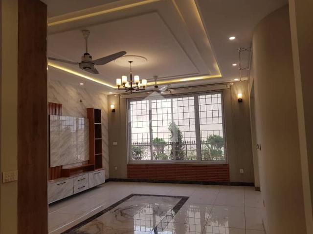 Exquisite Brand New 10 Marla Bungalow