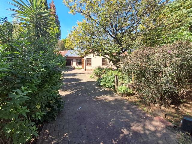 EXQUISITE FAMILY HOME BRACKENHURST