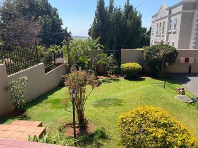 exquisite family residence in laudium
