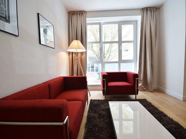 Exquisite, fully furnished 1 bedroom designer apartment for your temporary stay at Frankfurt Green Belt